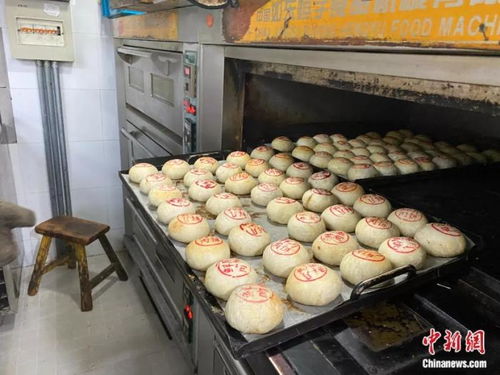 让上海人台风天都要排队买的鲜肉月饼,到底有什么魔力